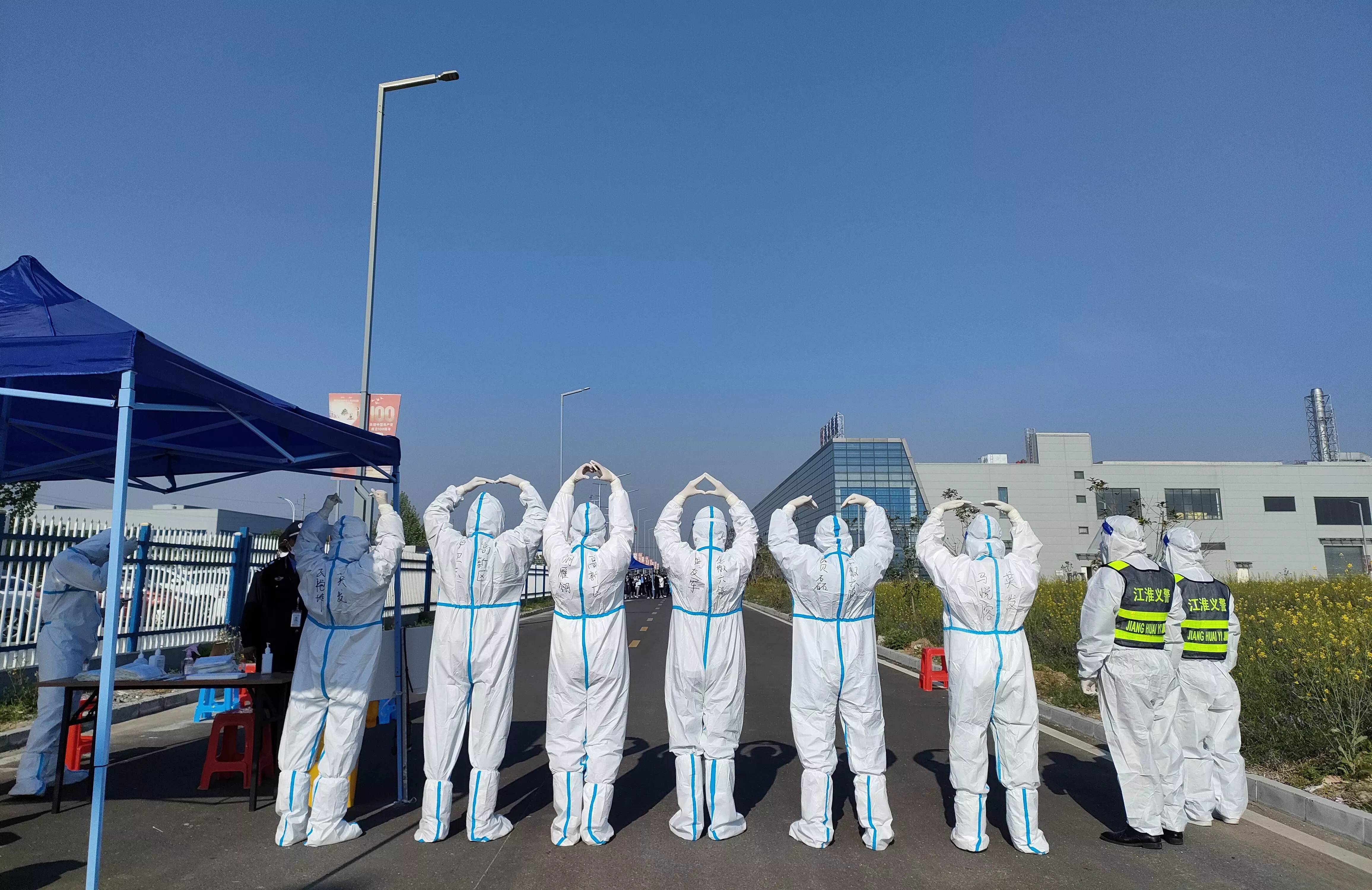 众志成城、同心抗疫，，，，，，，，英发在行动